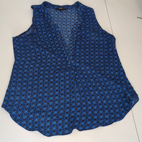 3/$20 Gilbert Geometric Sleeveless Top Notched Vneck Pleated Flowy Blouse - Picture 8 of 11